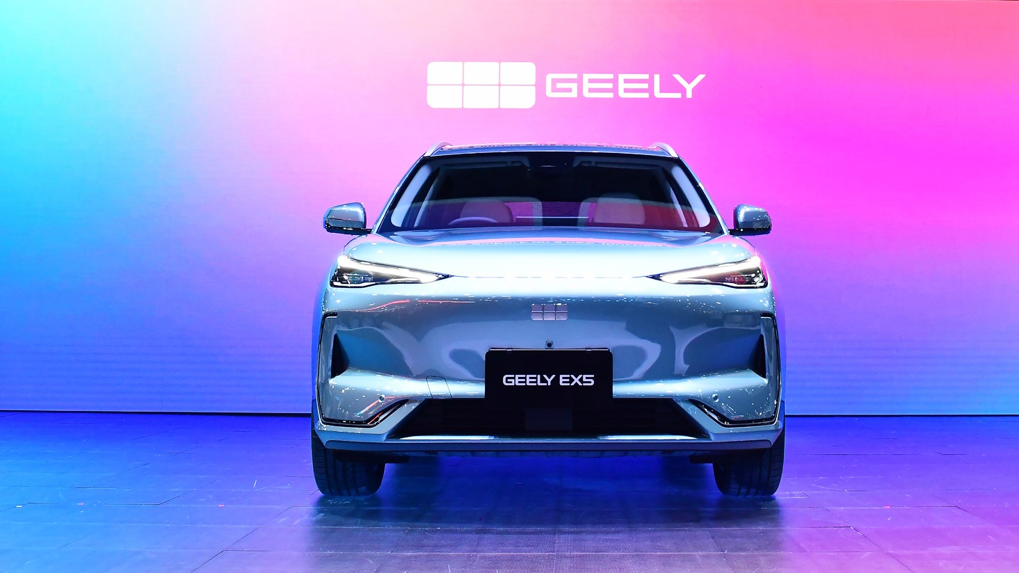 Geely EX5 front stage