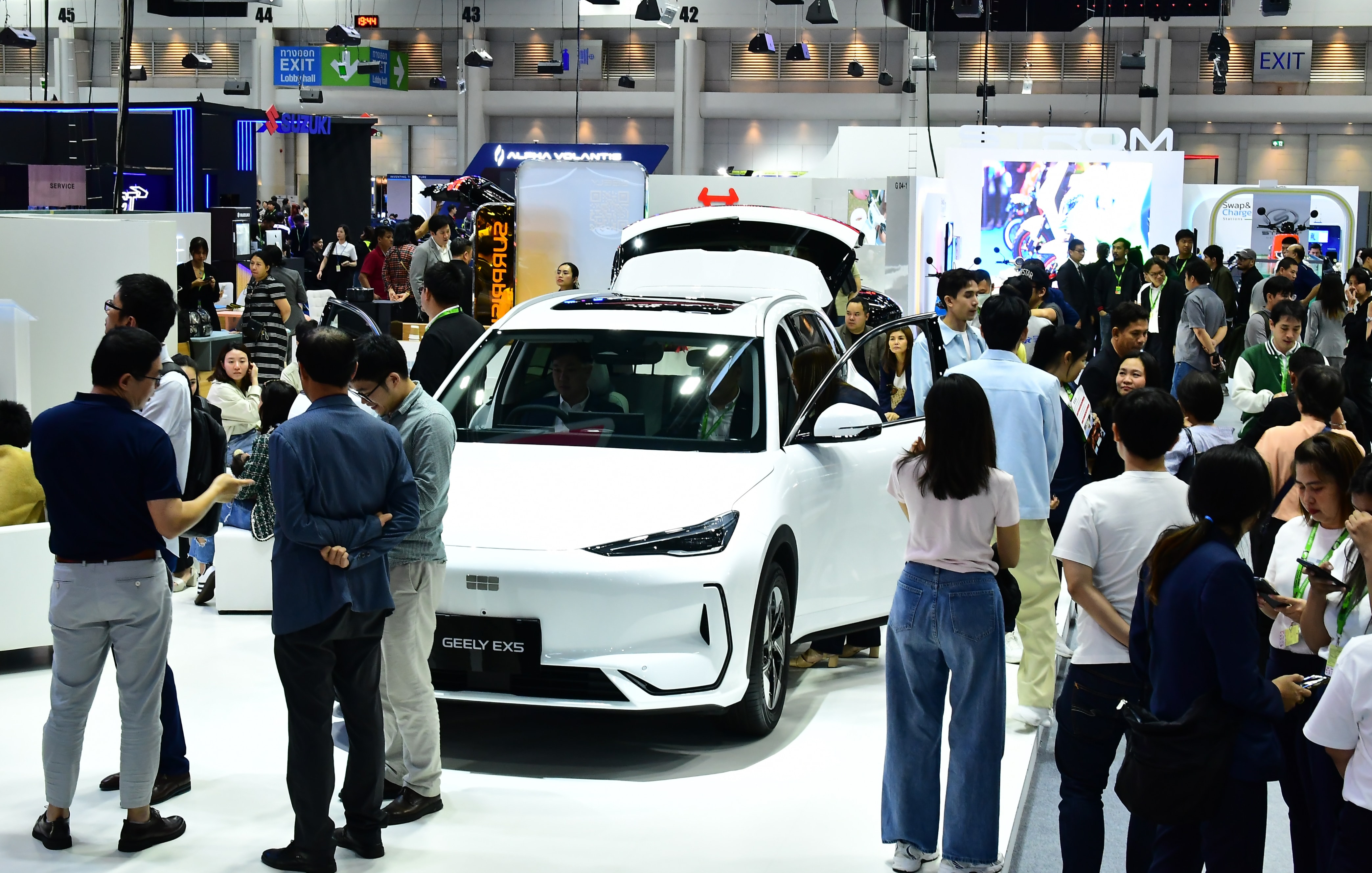 Geely Thailand Bangkok motor show people stage